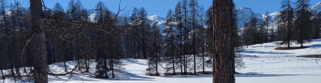Lac de Roue, une classique des randonnées en raquette du Queyras
